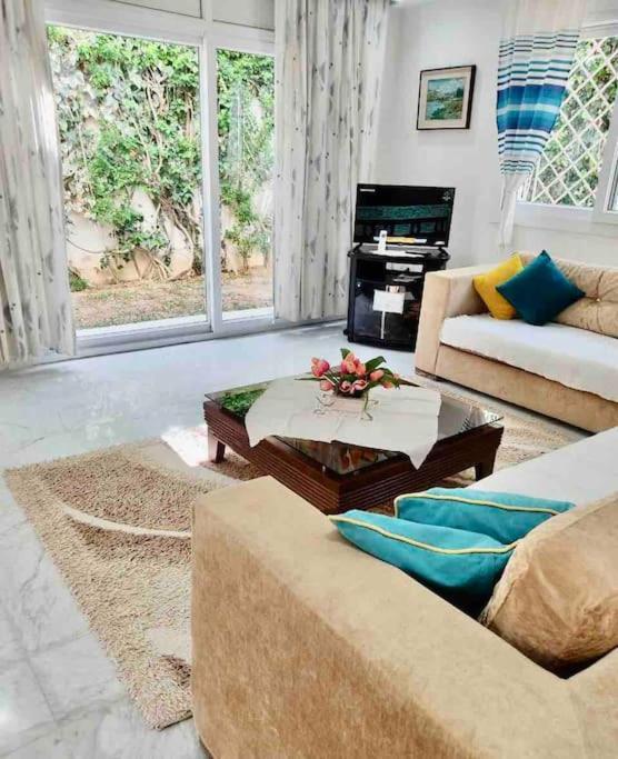 Etage De Villa Avec Jardin, Pres De L'Aireport Et Parking Prive Ariana Exteriör bild