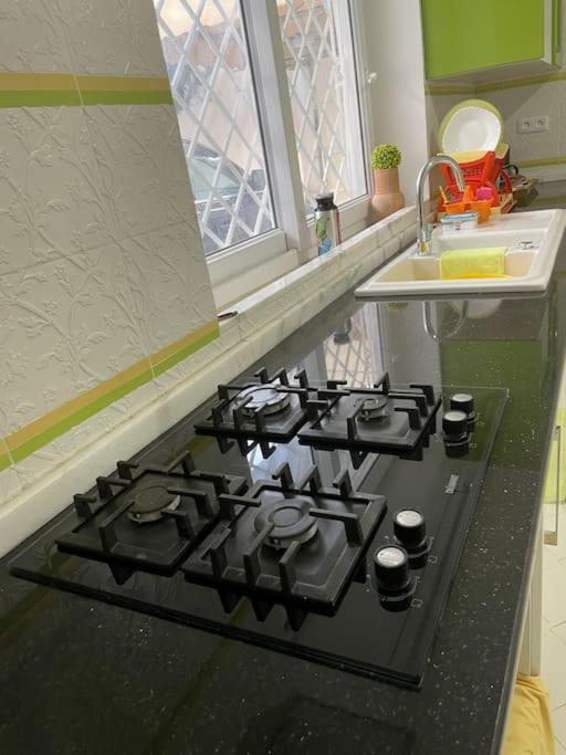 Etage De Villa Avec Jardin, Pres De L'Aireport Et Parking Prive Ariana Exteriör bild