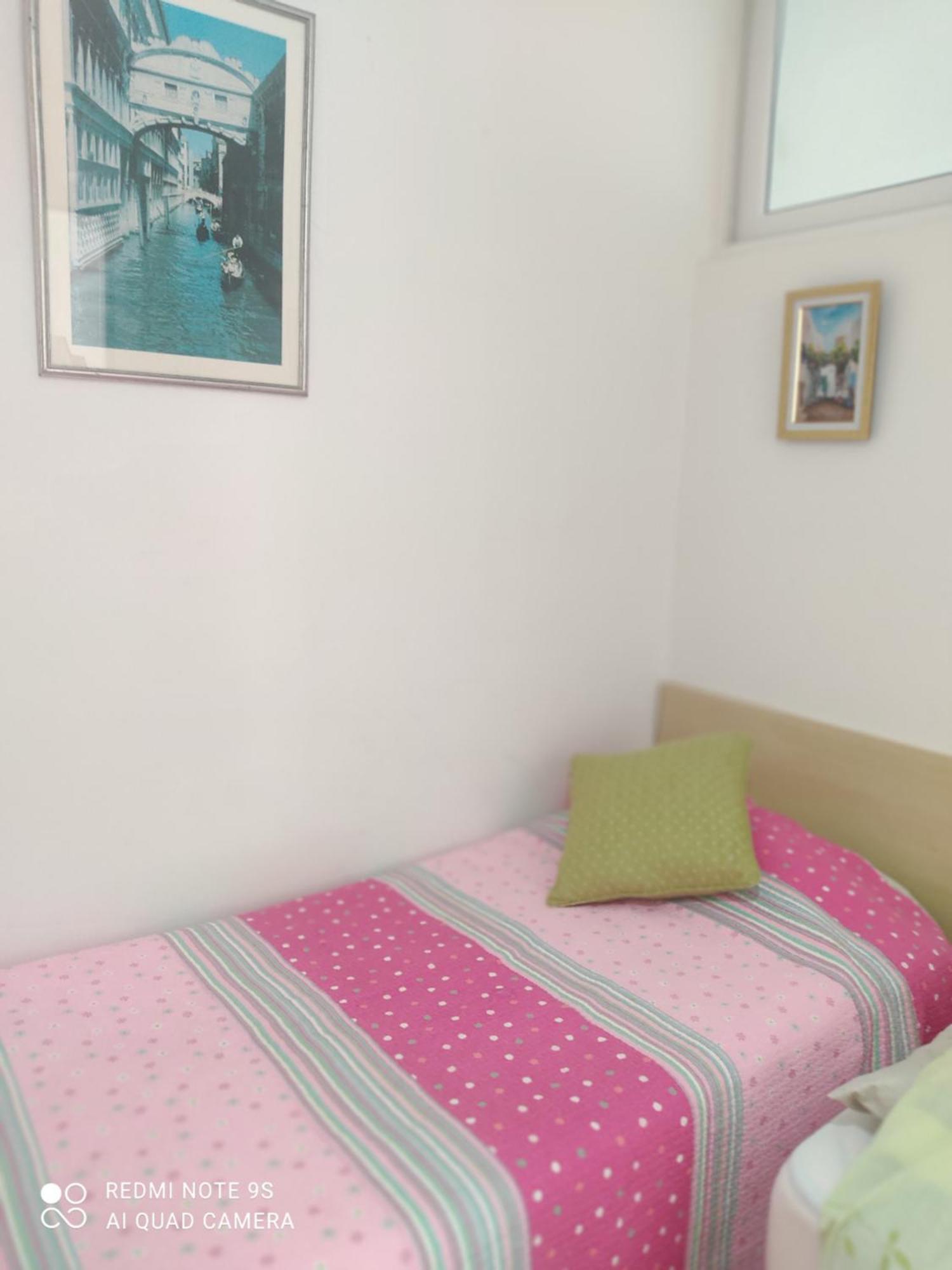 Etage De Villa Avec Jardin, Pres De L'Aireport Et Parking Prive Ariana Exteriör bild