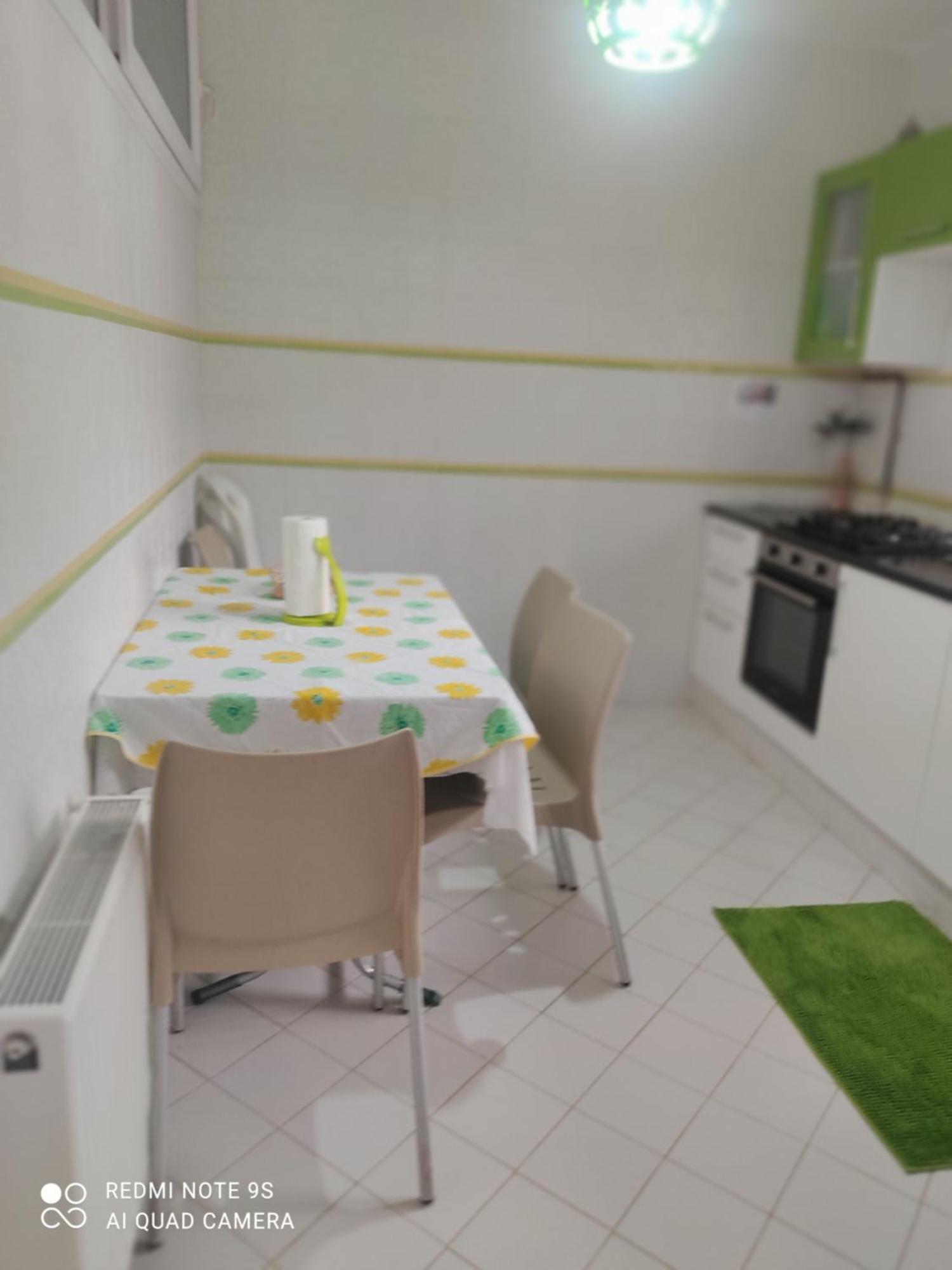 Etage De Villa Avec Jardin, Pres De L'Aireport Et Parking Prive Ariana Exteriör bild