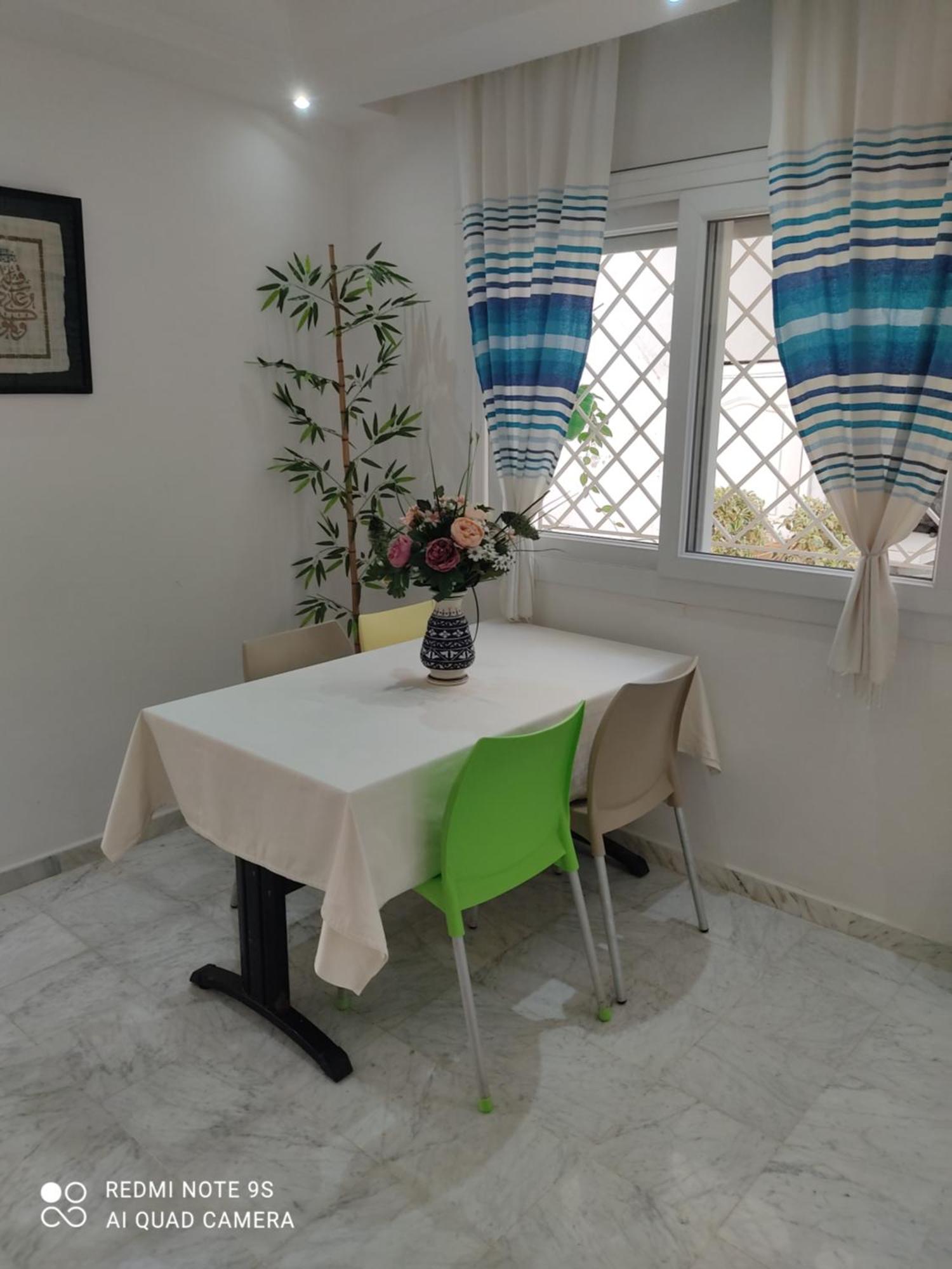 Etage De Villa Avec Jardin, Pres De L'Aireport Et Parking Prive Ariana Exteriör bild