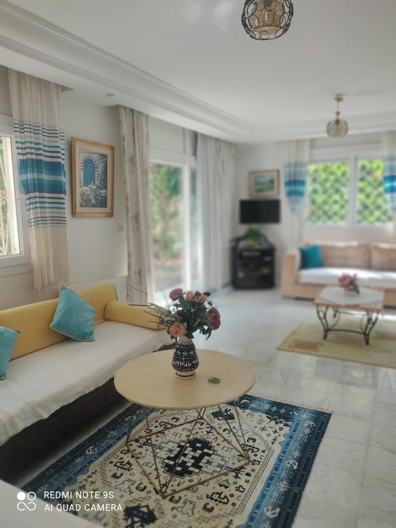 Etage De Villa Avec Jardin, Pres De L'Aireport Et Parking Prive Ariana Exteriör bild