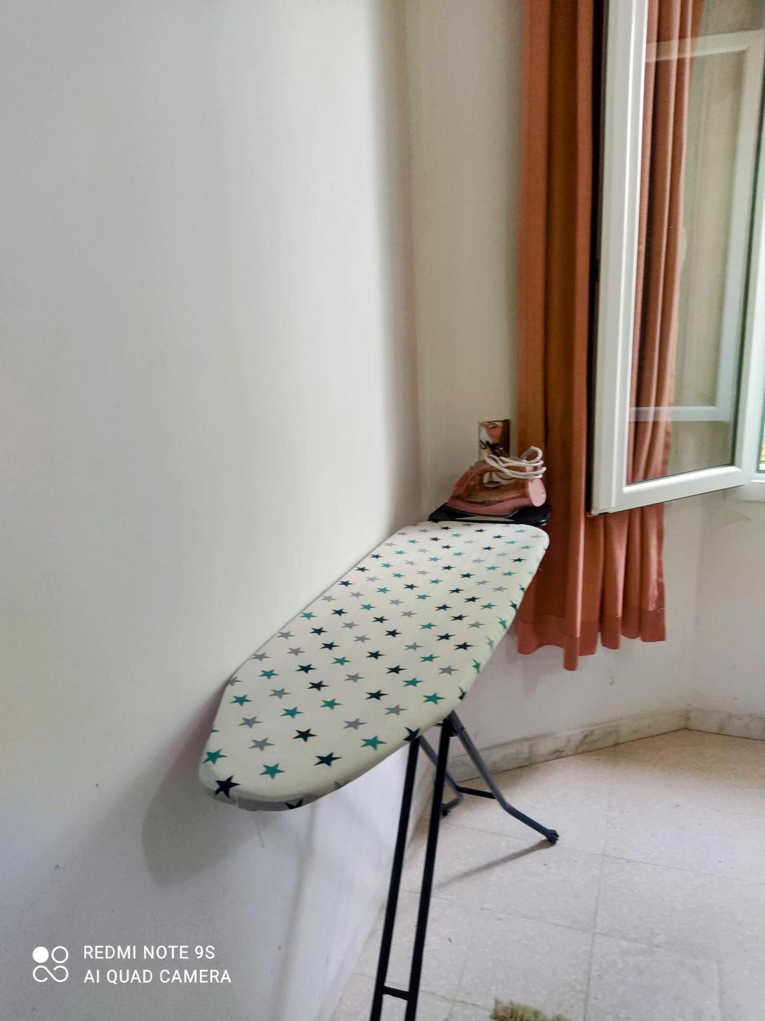 Etage De Villa Avec Jardin, Pres De L'Aireport Et Parking Prive Ariana Exteriör bild