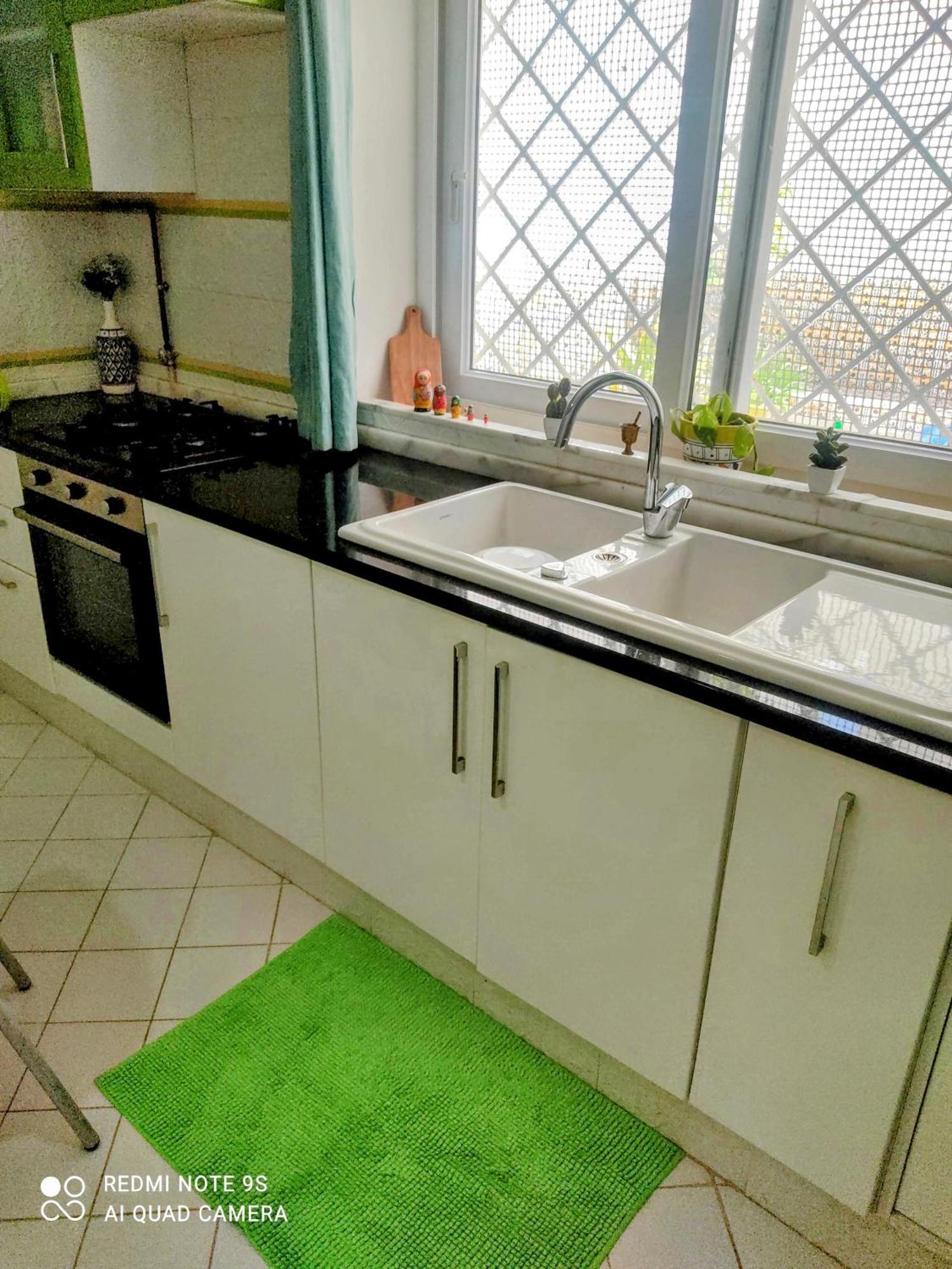 Etage De Villa Avec Jardin, Pres De L'Aireport Et Parking Prive Ariana Exteriör bild